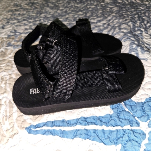 fabkids Other - Toddler boy Sandles
